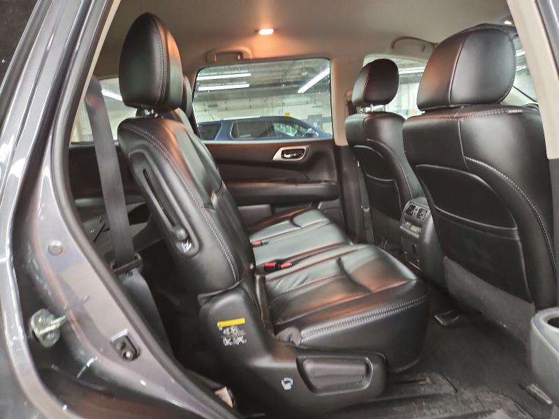 Продажа на аукционе авто 2017 Nissan Pathfinder, vin: 5N1DR2MM0HC689026, номер лота: 64798416