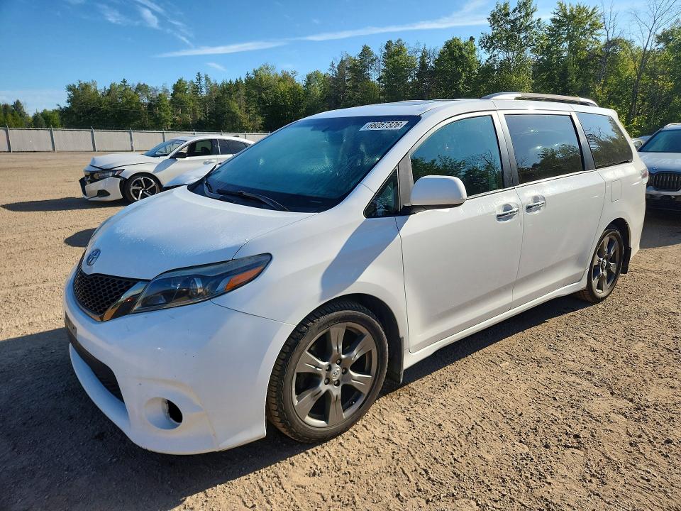 66057326 :رقم المزاد ، 5TDXZ3DCXHS861396 vin ، 2017 Toyota Sienna مزاد بيع