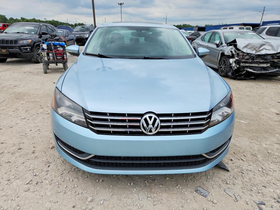 64545216 :رقم المزاد ، 1VWCH7A38CC070790 vin ، 2012 Volkswagen Passat مزاد بيع