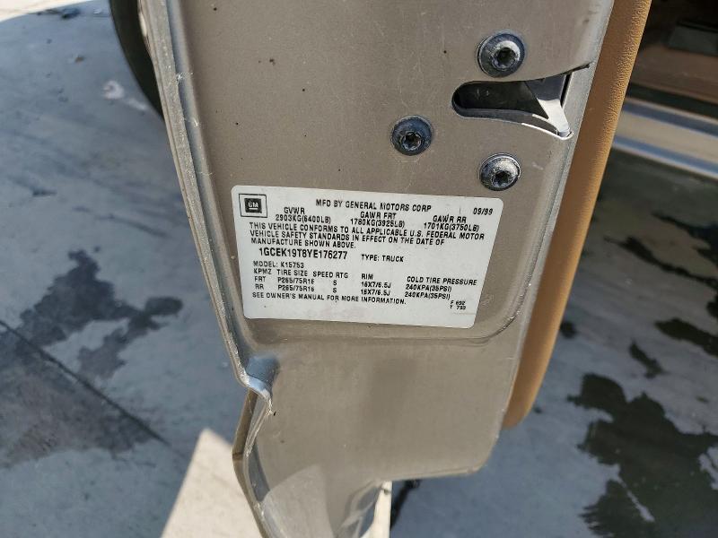 64423676 :رقم المزاد ، 1GCEK19T8YE176277 vin ، 2000 Chevrolet Silverado مزاد بيع