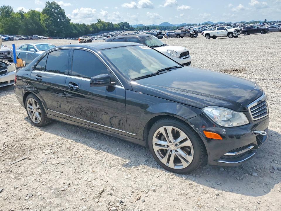 64550396 :رقم المزاد ، WDDGF8AB9DR260786 vin ، 2013 Mercedes-benz C مزاد بيع