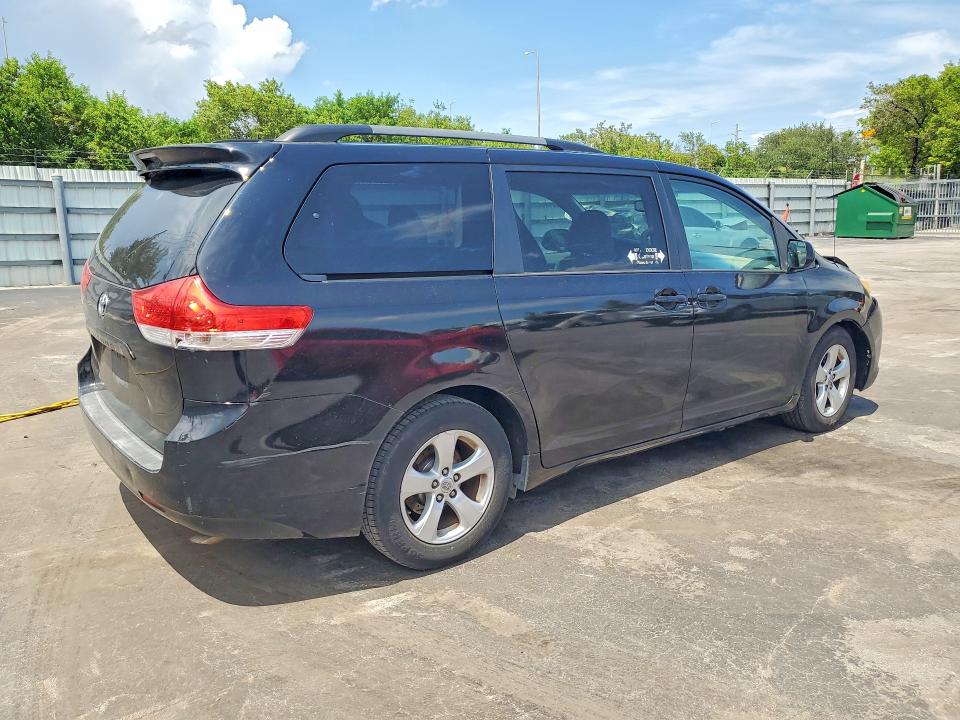 Продажа на аукционе авто 2014 Toyota Sienna, vin: 5TDKK3DC3ES473999, номер лота: 63713216