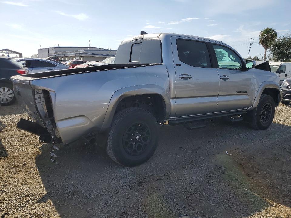 63759706 :رقم المزاد ، 5TFAZ5CN5MX114555 vin ، 2021 Toyota Tacoma مزاد بيع
