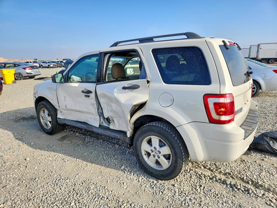 65195846 :رقم المزاد ، 1FMCU0D70AKA86646 vin ، 2010 Ford Escape مزاد بيع