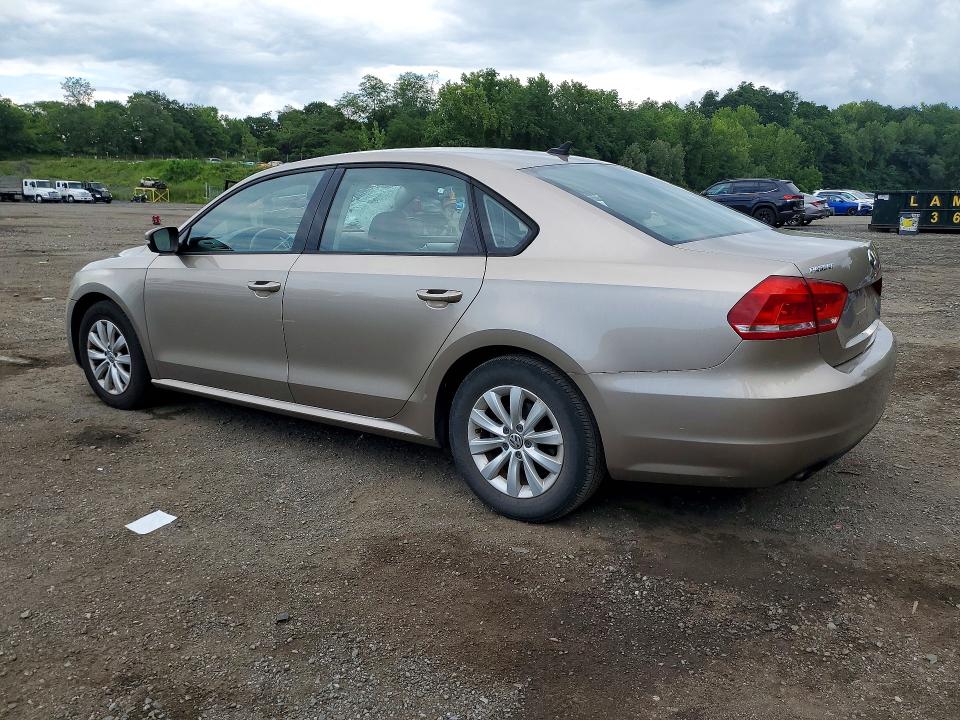 57522166 :رقم المزاد ، 1VWAT7A30FC098447 vin ، 2015 Volkswagen Passat مزاد بيع