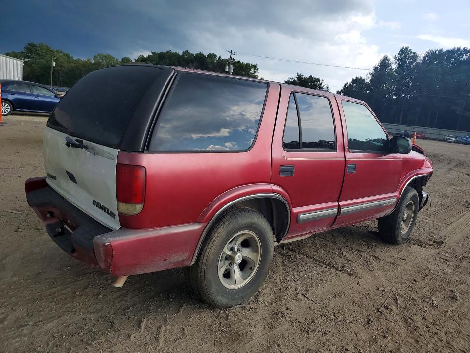 64011026 :رقم المزاد ، 1GNCS13W012127549 vin ، 2001 Chevrolet Blazer مزاد بيع