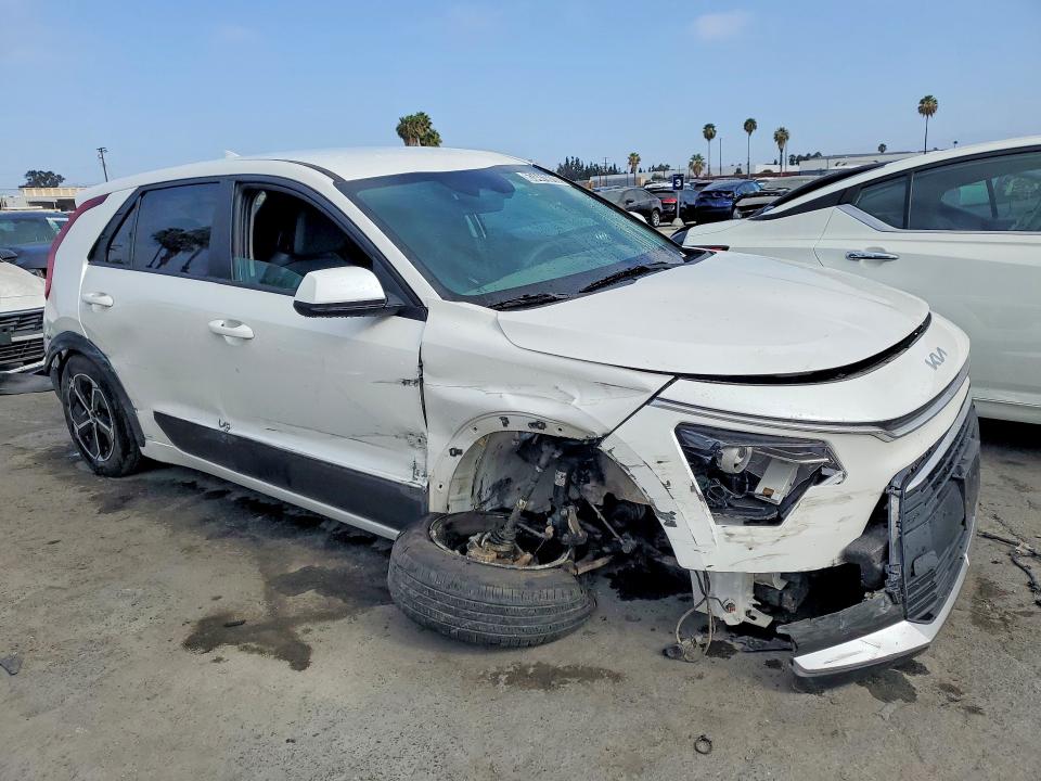 63441616 :رقم المزاد ، KNDCP3LE7T5330940 vin ، 2026 Kia Niro مزاد بيع