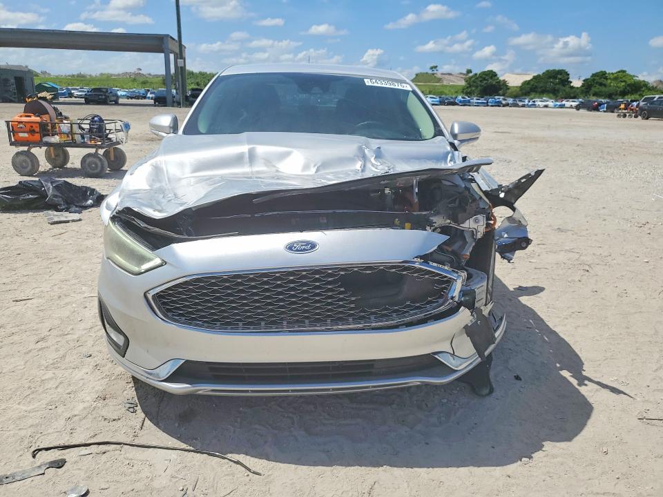 64339876 :رقم المزاد ، 3FA6P0SU9KR185308 vin ، 2019 Ford Fusion مزاد بيع