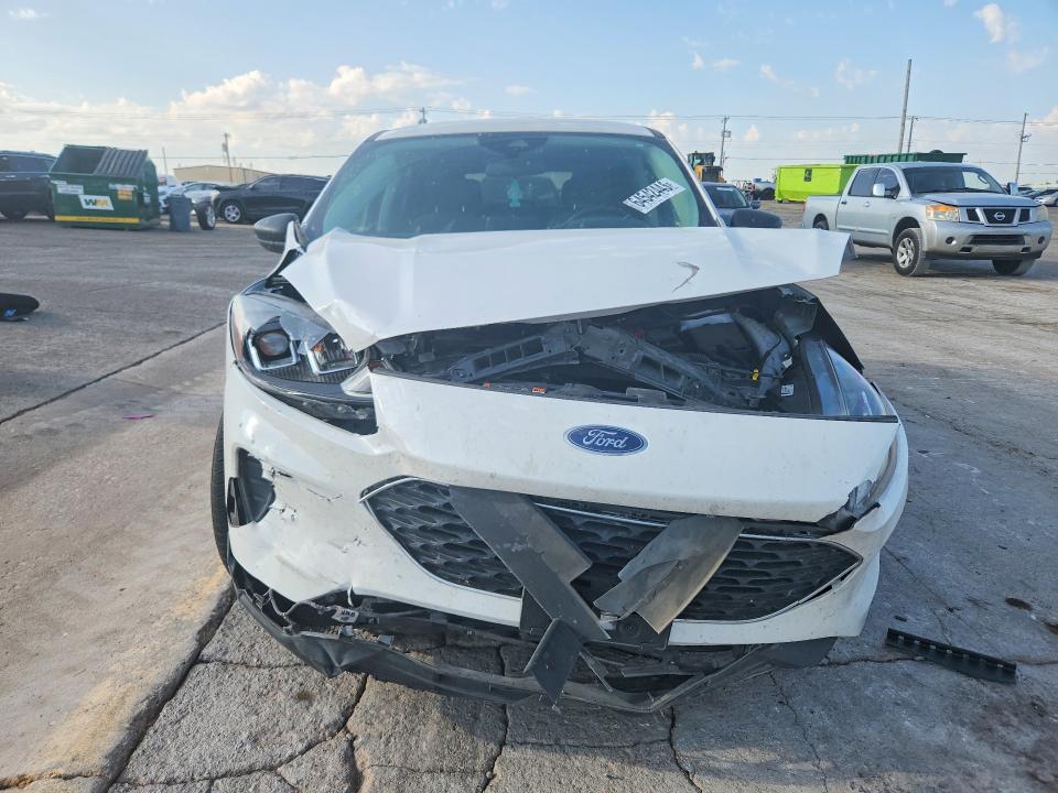 64542446 :رقم المزاد ، 1FMCU0G66NUB31585 vin ، 2022 Ford Escape مزاد بيع
