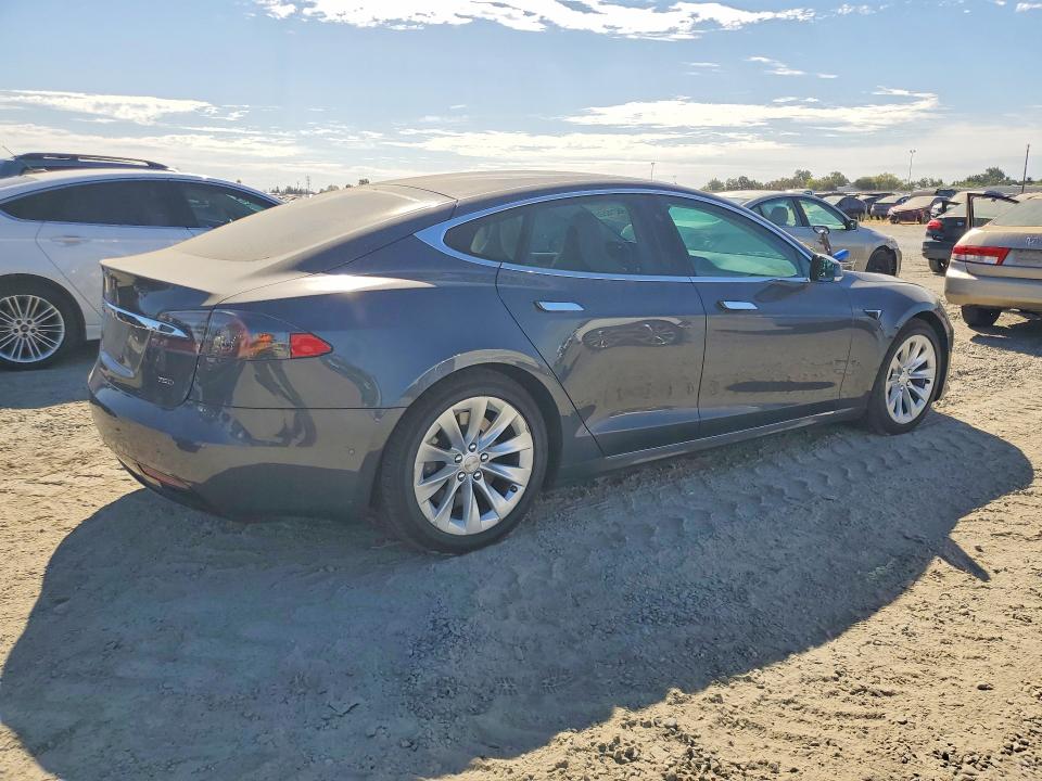 66216526 :رقم المزاد ، 5YJSA1E23KF302151 vin ، 2019 Tesla Model S مزاد بيع