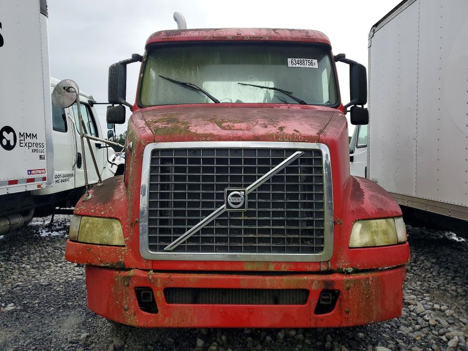 2005 Volvo Vn მანქანა იყიდება აუქციონზე, vin: 4V4M19GF75N372897, აუქციონის ნომერი: 63488756