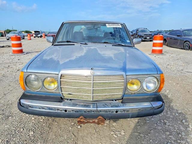 65489336 :رقم المزاد ، WDBAB33C8FA272934 vin ، 1985 Mercedes-benz 300 مزاد بيع