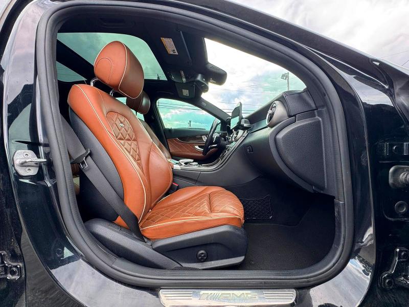 63439586 :رقم المزاد ، 55SWF6EB7JU256739 vin ، 2018 Mercedes-benz C مزاد بيع