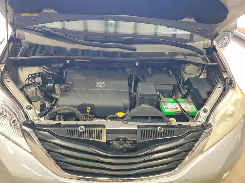 Aukcja sprzedaży 2014 Toyota Sienna, vin: 5TDKK3DC8ES421784, numer aukcji: 64669046
