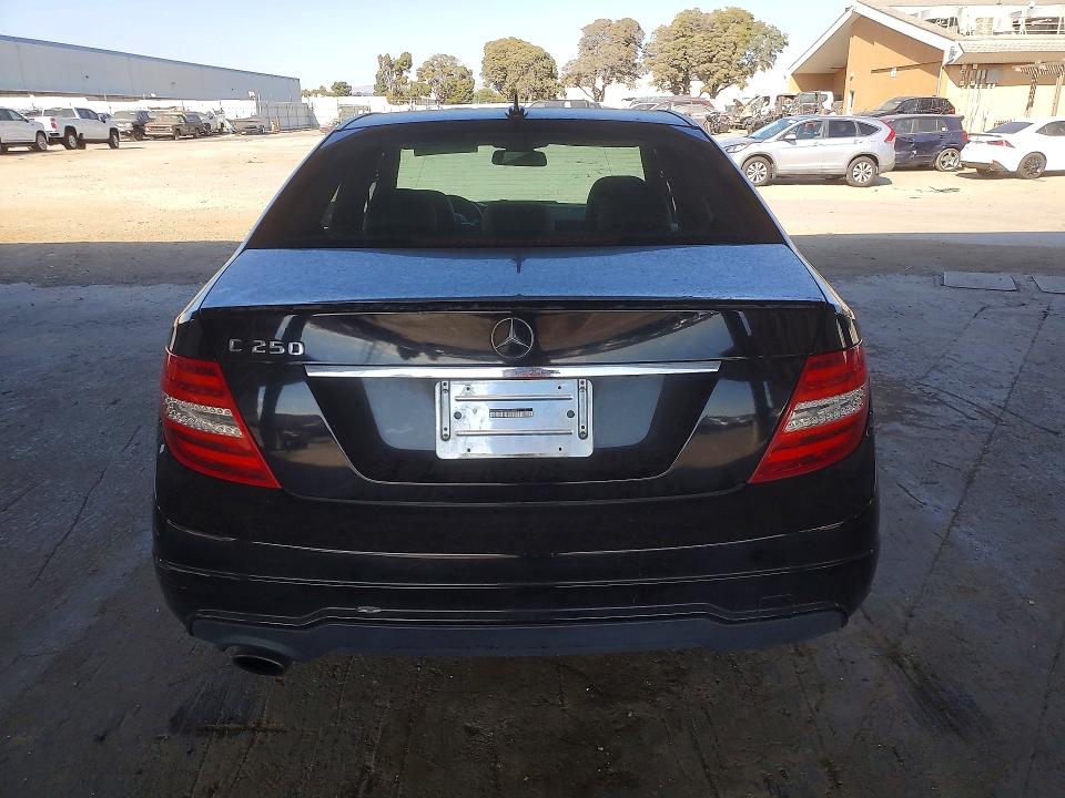 64503976 :رقم المزاد ، WDDGF4HB3CR236061 vin ، 2012 Mercedes-benz C مزاد بيع