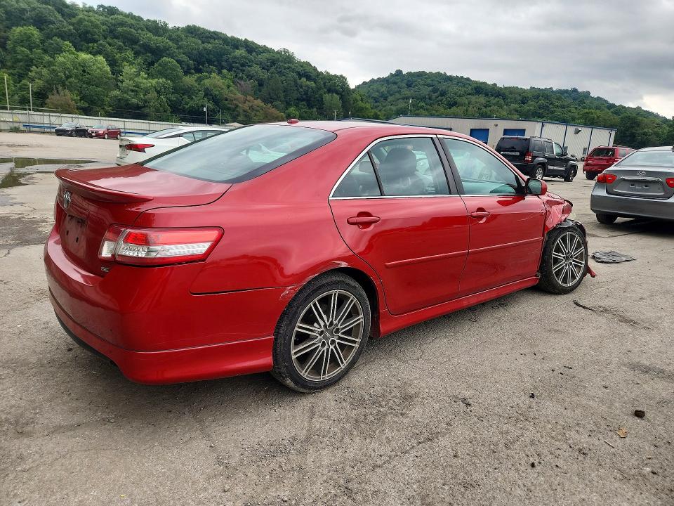 2011 Toyota Camry მანქანა იყიდება აუქციონზე, vin: 4T1BF3EK1BU672644, აუქციონის ნომერი: 64963166