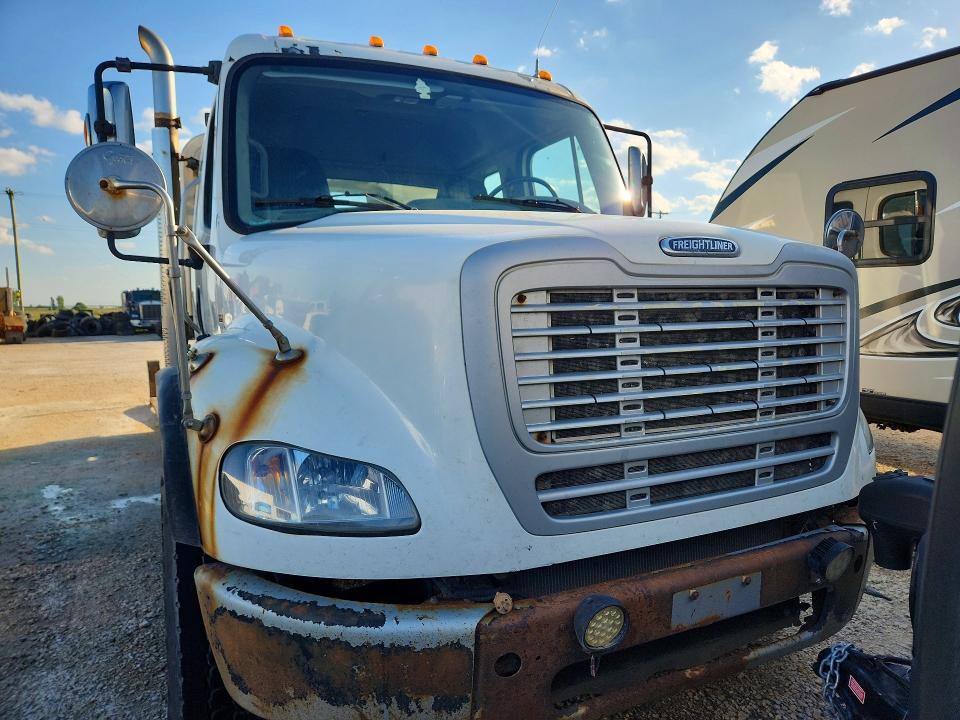 61969306 :رقم المزاد ، 1FUJC5CV7ADAT9450 vin ، 2010 Freightliner M2 مزاد بيع