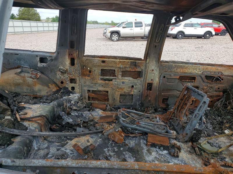 65826676 :رقم المزاد ، 3GNFK16R5WG135924 vin ، 1998 Chevrolet Suburban مزاد بيع