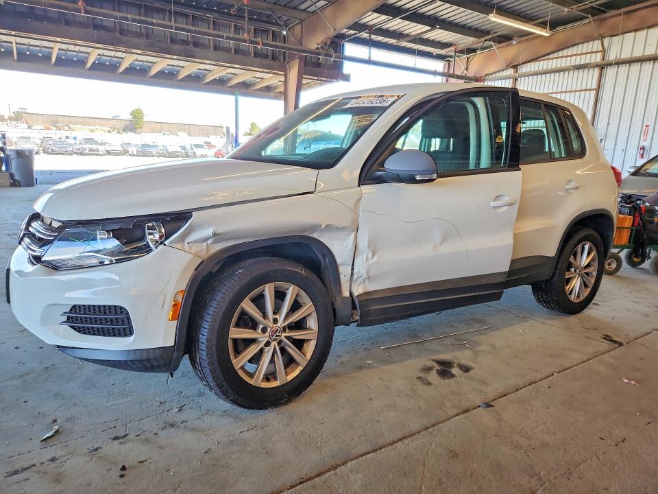 64526236 :رقم المزاد ، WVGAV7AX4HK055007 vin ، 2017 Volkswagen Tiguan مزاد بيع