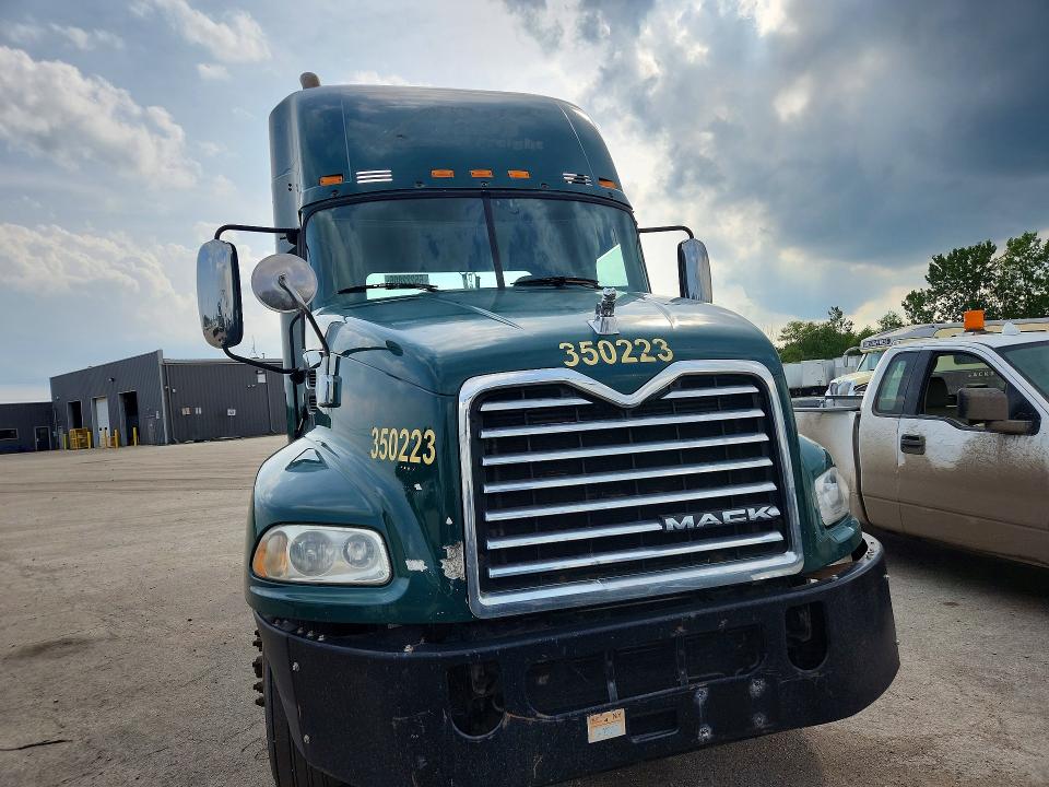 Продажа на аукционе авто 2016 Mack 600, vin: 1M1AW01X6GM008458, номер лота: 65222806