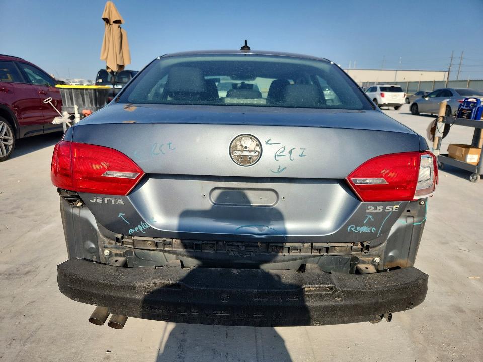 2011 Volkswagen Jetta მანქანა იყიდება აუქციონზე, vin: 3VWDZ7AJ5BM315638, აუქციონის ნომერი: 64277116