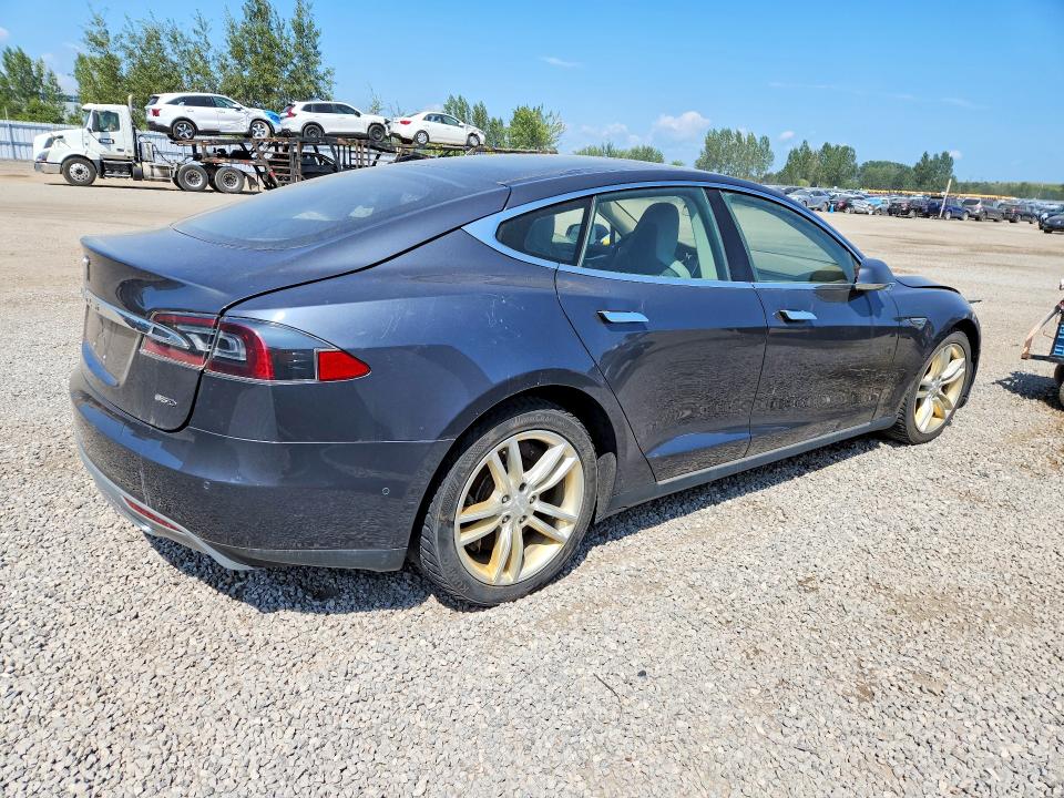 2015 Tesla Model S მანქანა იყიდება აუქციონზე, vin: 5YJSA1H28FFP74587, აუქციონის ნომერი: 66256316