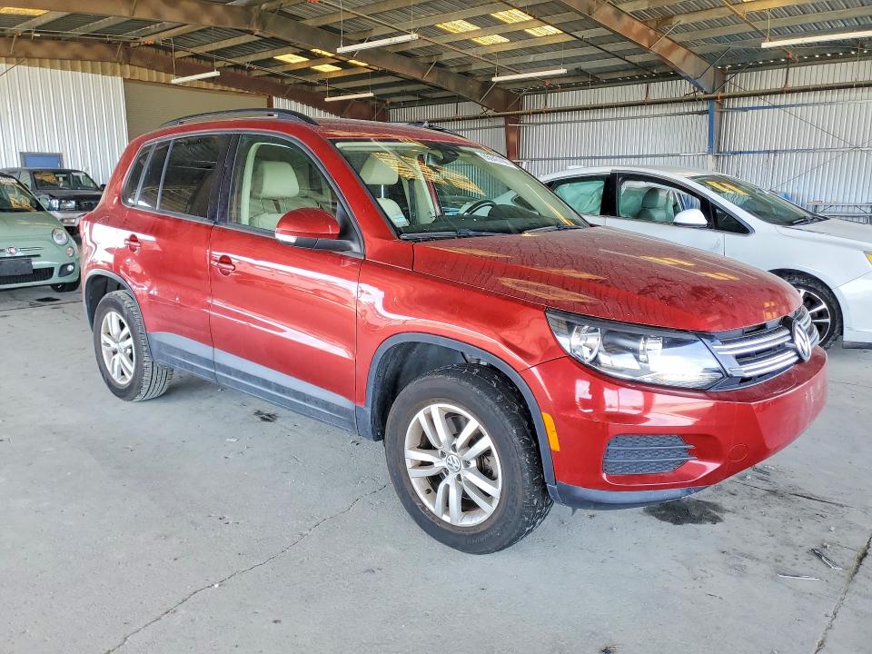 65945766 :رقم المزاد ، WVGAV7AX1GW052833 vin ، 2016 Volkswagen Tiguan مزاد بيع