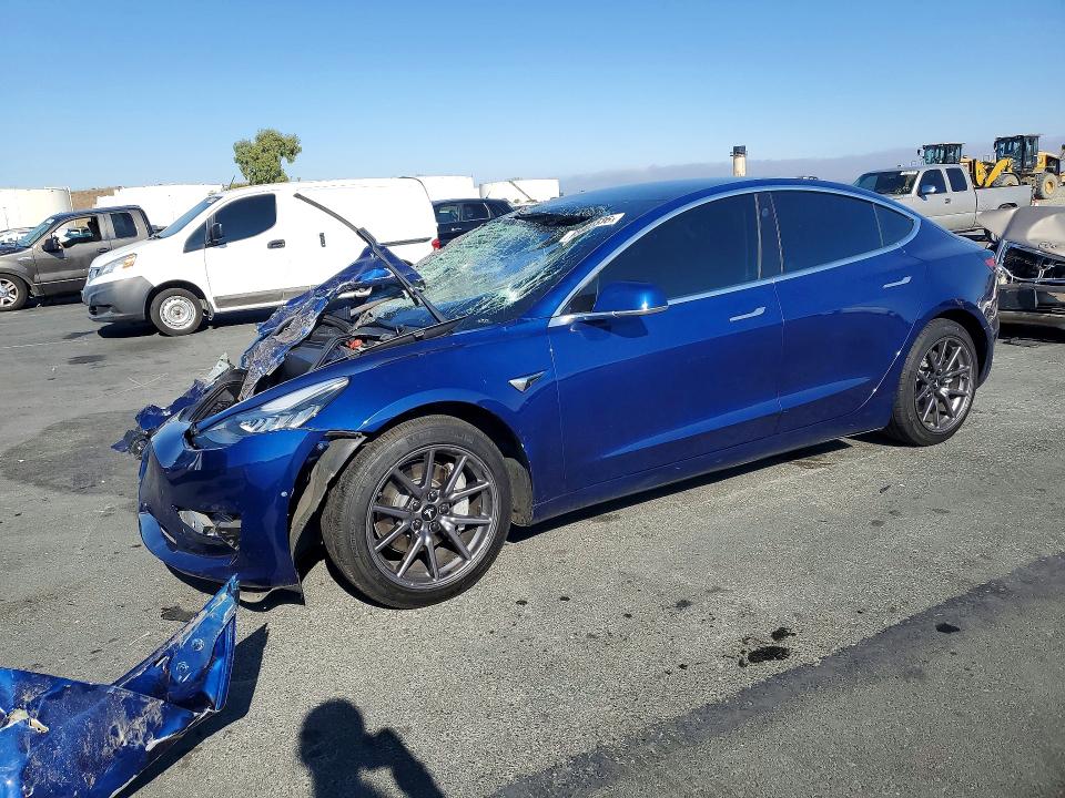 2020 Tesla Model 3 მანქანა იყიდება აუქციონზე, vin: 5YJ3E1EB9LF647680, აუქციონის ნომერი: 65803336
