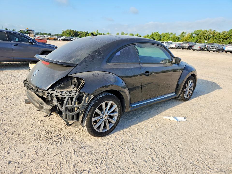 66297706 :رقم المزاد ، 3VWJ17AT9HM618202 vin ، 2017 Volkswagen Beetle مزاد بيع
