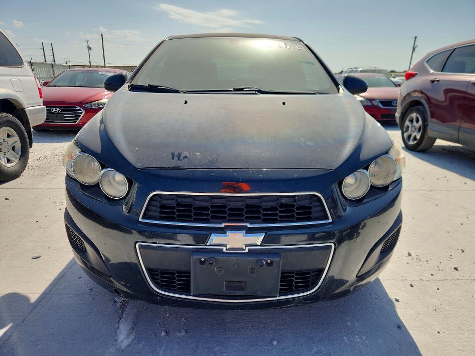 65269376 :رقم المزاد ، 1G1JC6SH4F4187268 vin ، 2015 Chevrolet Sonic مزاد بيع