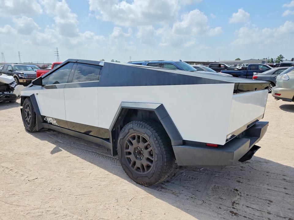 63858986 :رقم المزاد ، 7G2CEHEE2RA026867 vin ، 2024 Tesla Cybertruck مزاد بيع