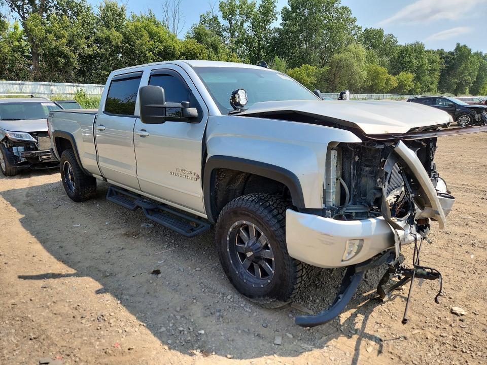 Продажа на аукционе авто 2017 Chevrolet Silverado, vin: 3GCUKREC2HG454163, номер лота: 63692206