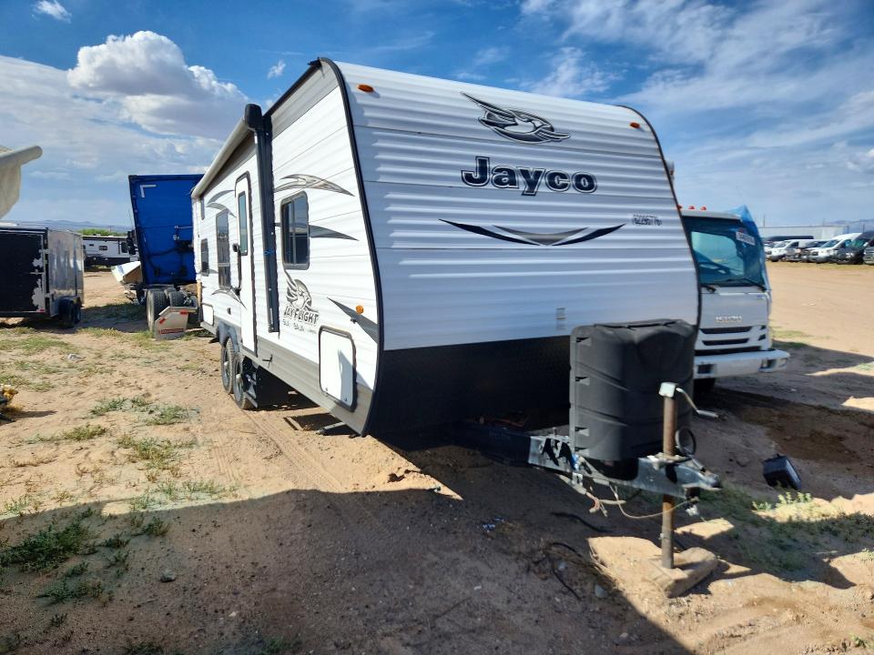 62295776 :رقم المزاد ، 1UJBJ0BN3J75V0462 vin ، 2018 Jayco Jay Flight Slx مزاد بيع