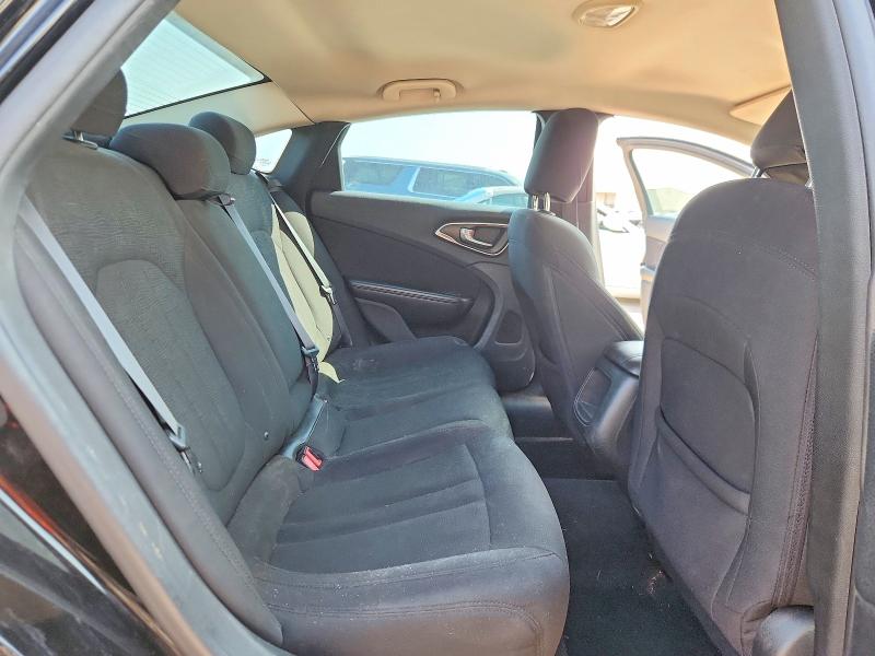 66025876 :رقم المزاد ، 1C3CCCAB3FN616393 vin ، 2015 Chrysler 200 مزاد بيع