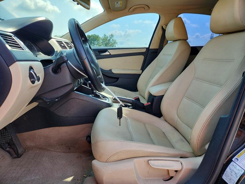 67056126 :رقم المزاد ، 3VWDP7AJ5CM369125 vin ، 2012 Volkswagen Jetta مزاد بيع