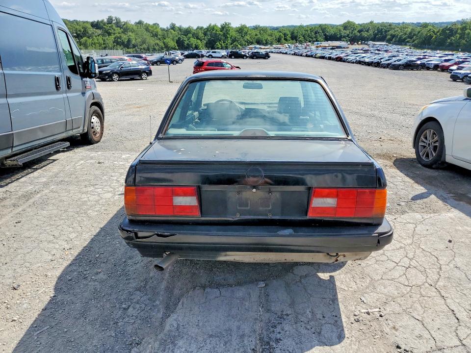 1991 Bmw 318 მანქანა იყიდება აუქციონზე, vin: WBAAF9319MEE72976, აუქციონის ნომერი: 63207846