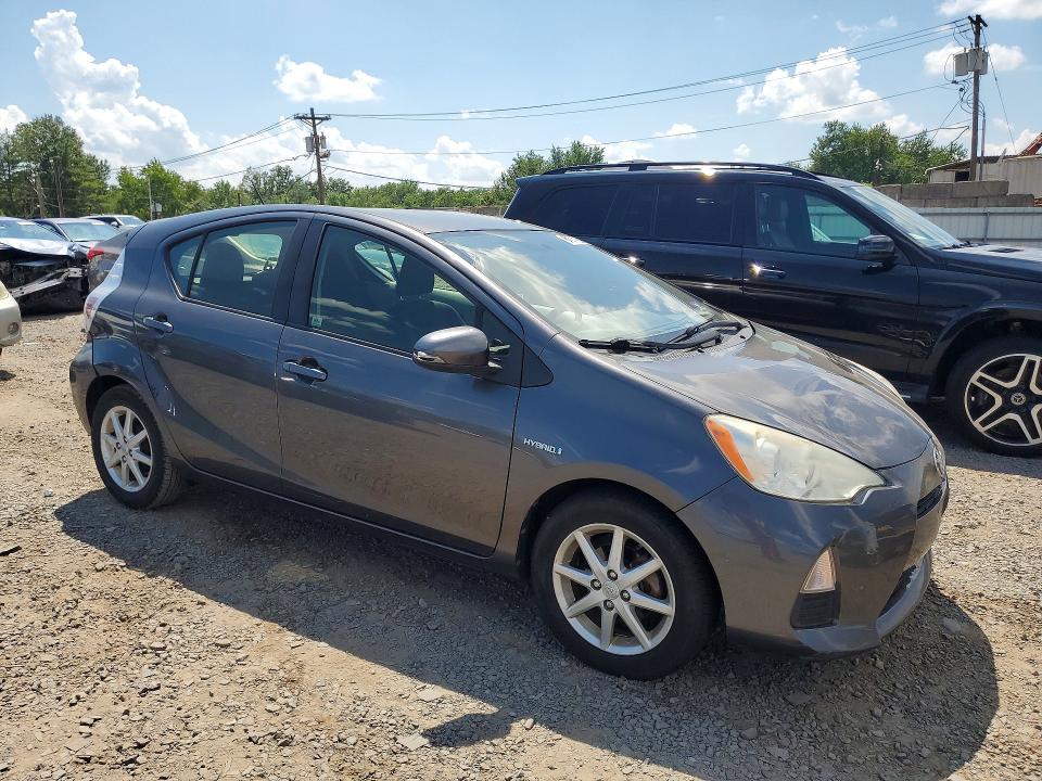 Продажа на аукционе авто 2013 Toyota Prius C, vin: JTDKDTB32D1050758, номер лота: 64017856