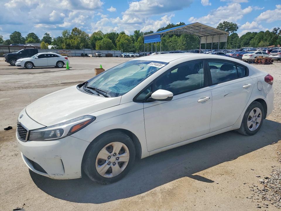 67244636 :رقم المزاد ، 3KPFK4A76JE247149 vin ، 2018 Kia Forte مزاد بيع