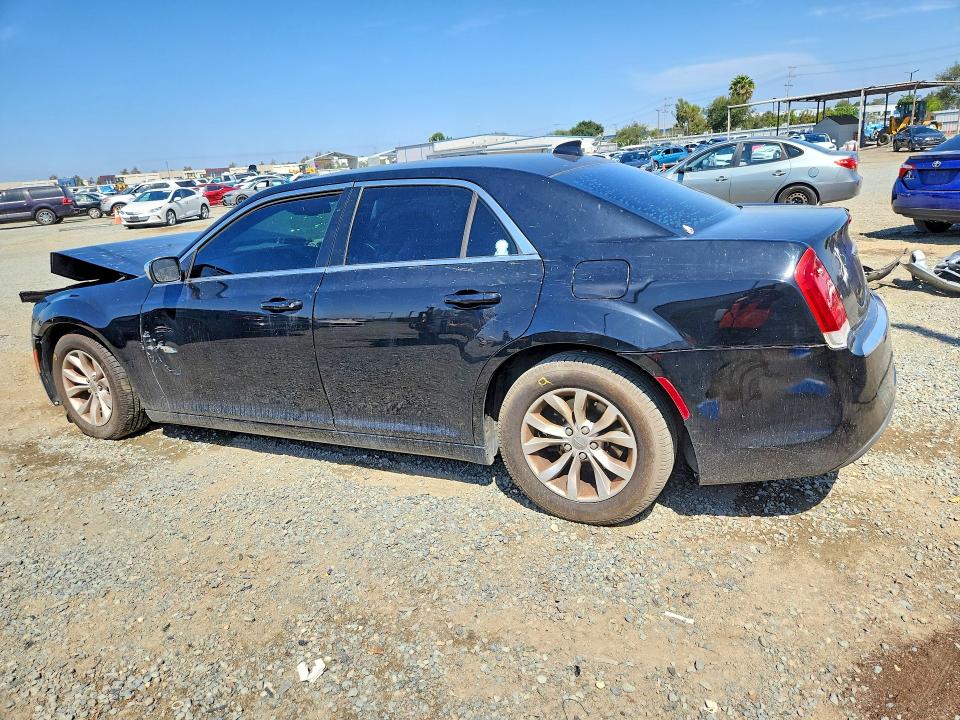 64316946 :رقم المزاد ، 2C3CCAAG9FH921759 vin ، 2015 Chrysler 300 مزاد بيع