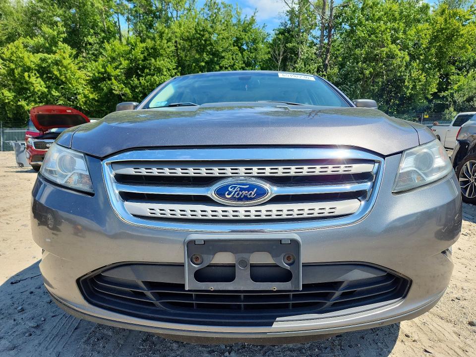 65192236 :رقم المزاد ، 1FAHP2HW7BG172125 vin ، 2011 Ford Taurus مزاد بيع
