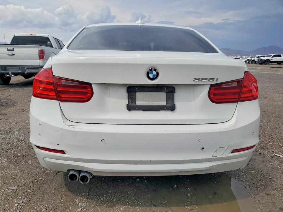 2014 Bmw 328 მანქანა იყიდება აუქციონზე, vin: WBA3C1C54EK107126, აუქციონის ნომერი: 64153676
