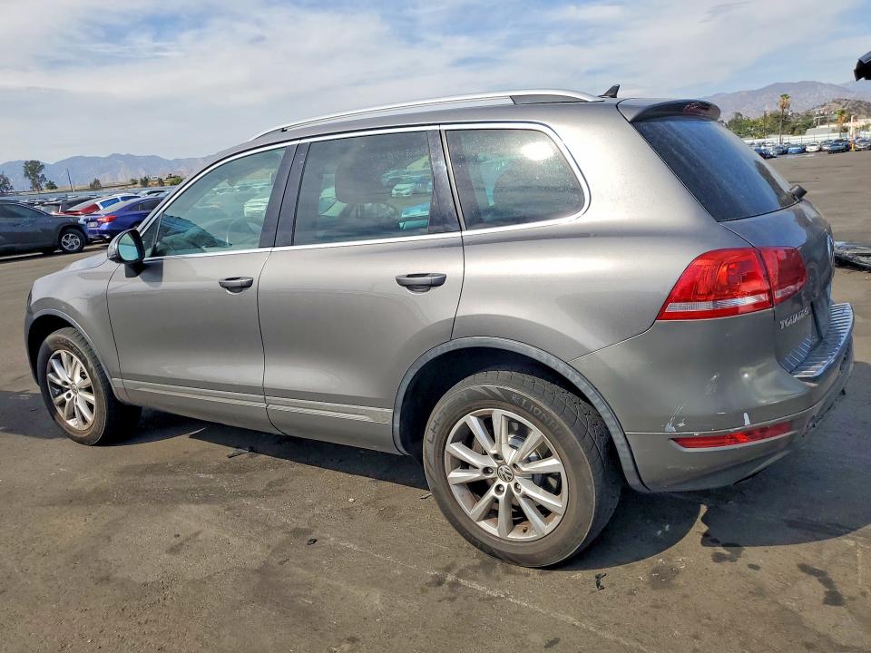 2012 Volkswagen Touareg მანქანა იყიდება აუქციონზე, vin: WVGEF9BP2CD011934, აუქციონის ნომერი: 67201786