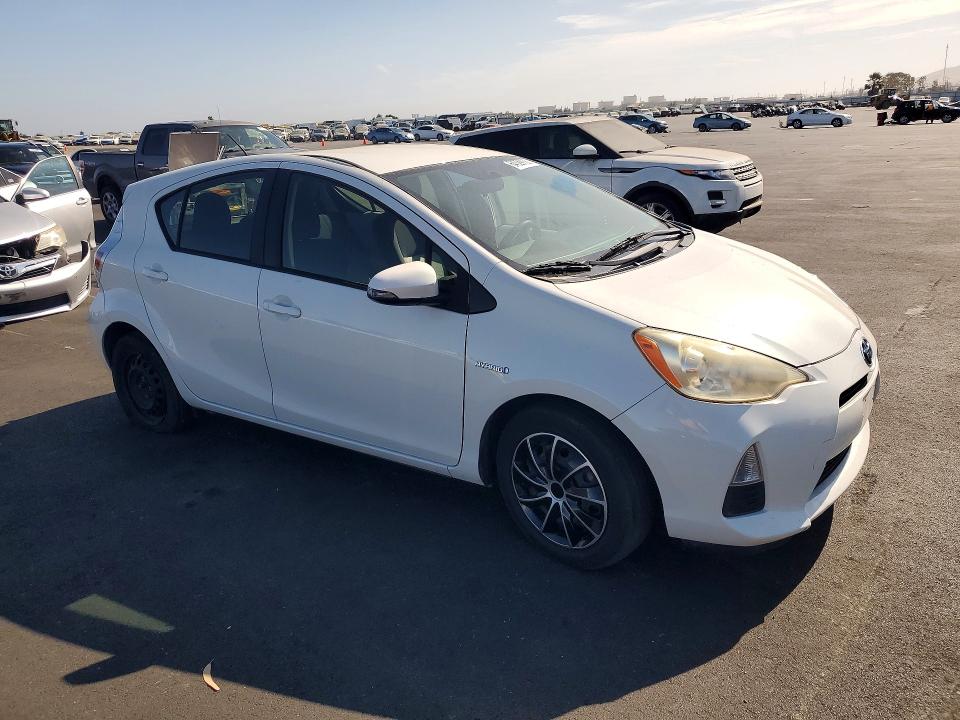 Продаж на аукціоні авто 2013 Toyota Prius C, vin: JTDKDTB35D1550879, номер лоту: 64329736