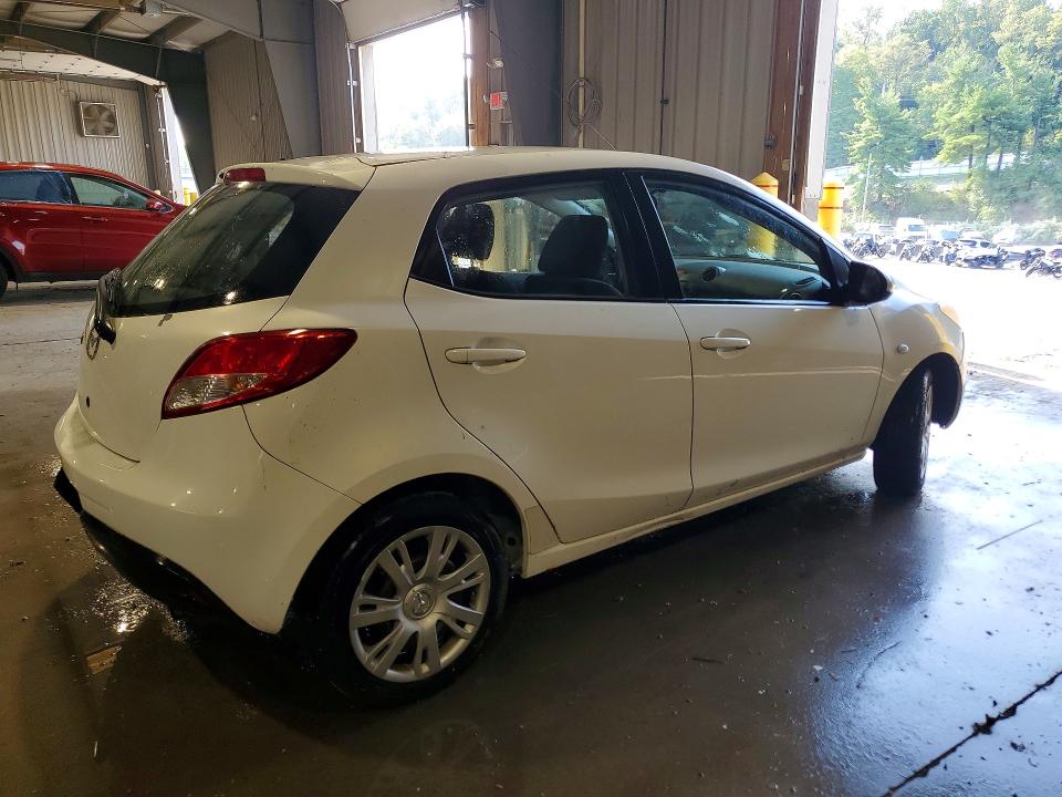 66018176 :رقم المزاد ، JM1DE1HZ2B0130165 vin ، 2011 Mazda Mazda2 مزاد بيع