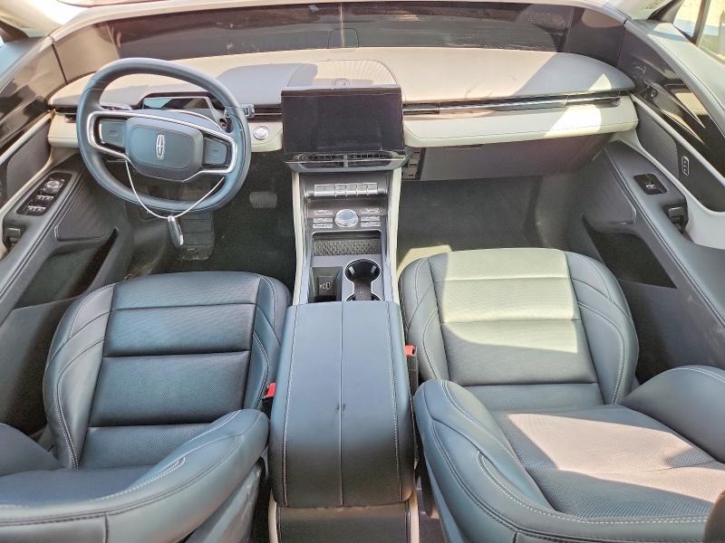 65828816 :رقم المزاد ، 5LMPJ8J40SJ890940 vin ، 2025 Lincoln Nautilus مزاد بيع