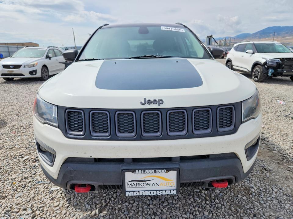 64470856 :رقم المزاد ، 3C4NJDDB6JT465523 vin ، 2018 Jeep Compass مزاد بيع