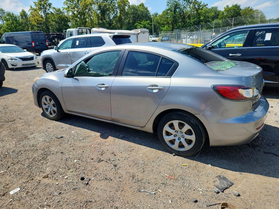 65513056 :رقم المزاد ، JM1BL1U78D1847412 vin ، 2013 Mazda 3 مزاد بيع