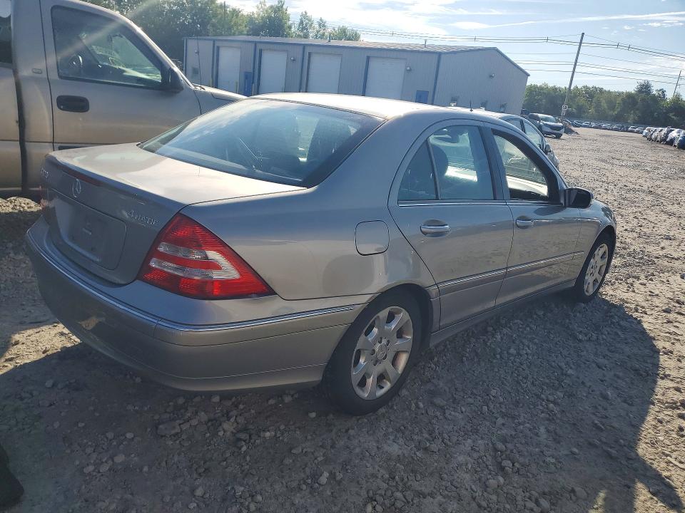 63619376 :رقم المزاد ، WDBRF84J55F579805 vin ، 2005 Mercedes-benz C مزاد بيع
