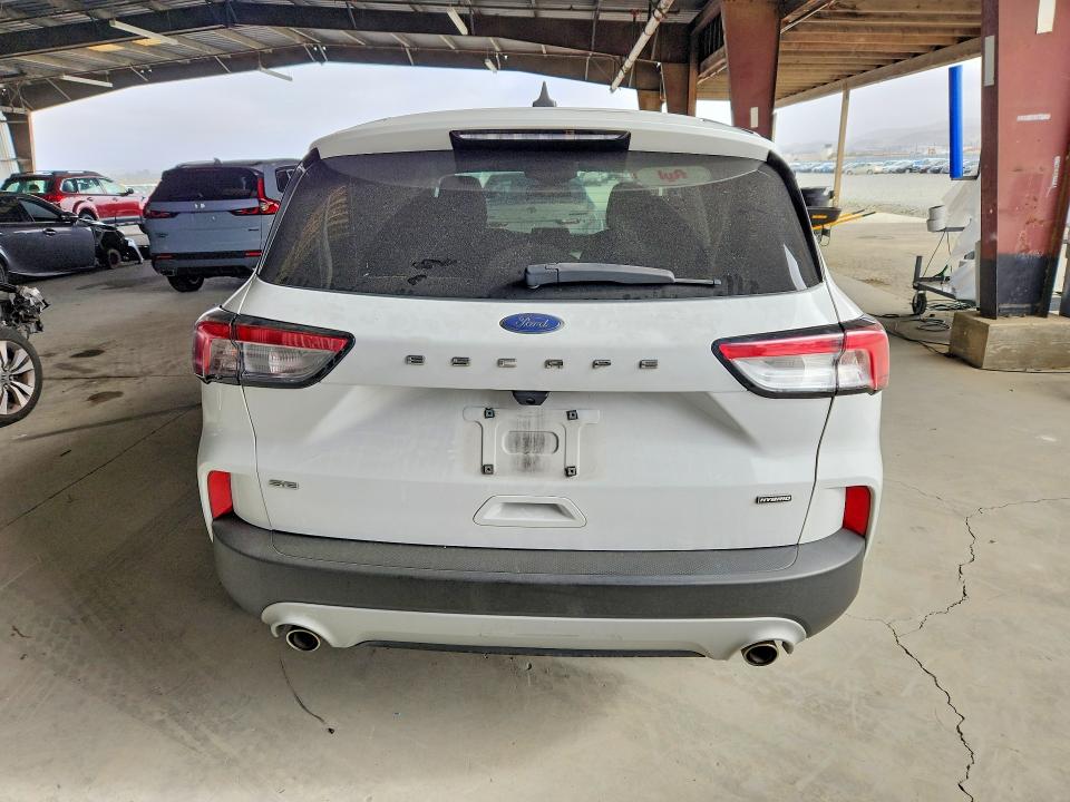 Продажа на аукционе авто 2022 Ford Escape, vin: 1FMCU0BZ6NUA12310, номер лота: 64573946