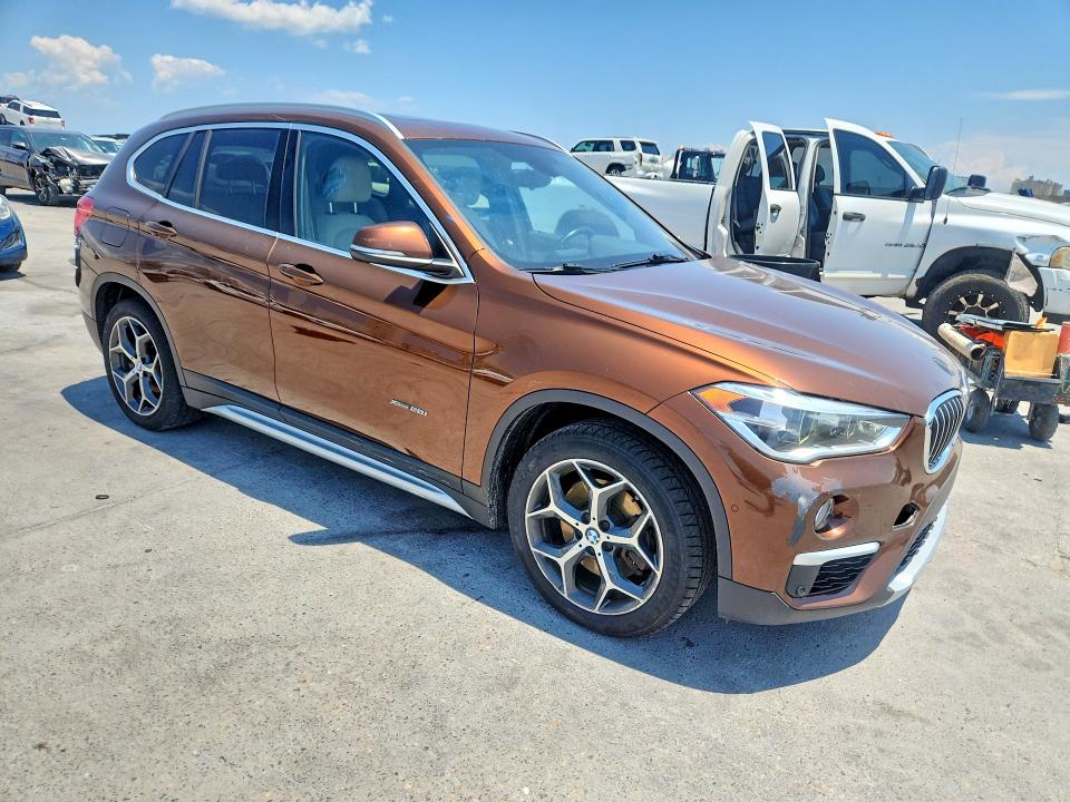 2017 Bmw X1 მანქანა იყიდება აუქციონზე, vin: WBXHT3C33H5F76932, აუქციონის ნომერი: 63368246